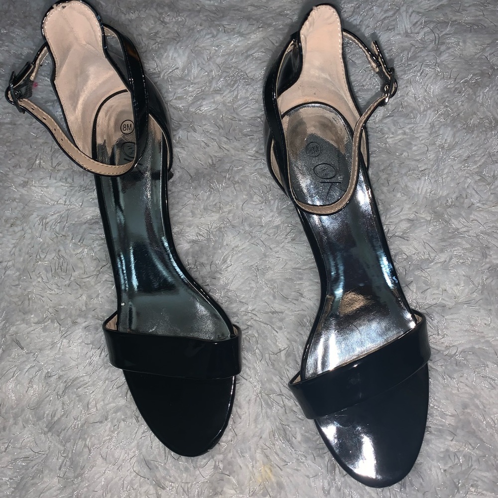 🚨🔥2️⃣TIMES 💥HOSTPICK 🎊🎉🎈Pre loved heeled sandals 👡